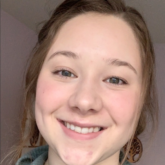 Meet your Posher, Cecily - Picture 1 of 1